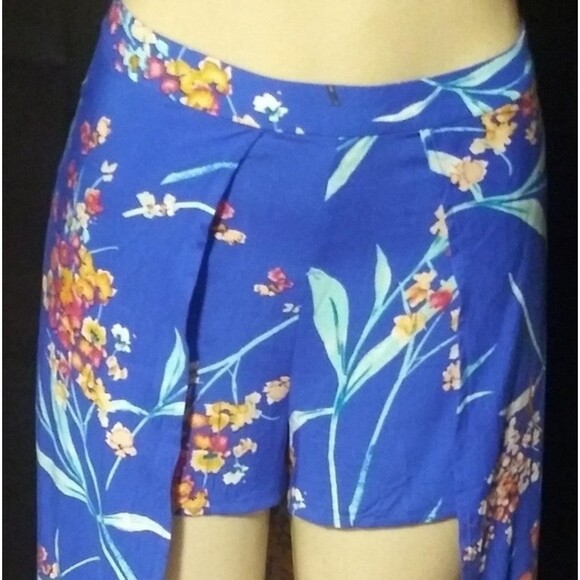 Royal Blue Floral Shorts With A Skirt M - Picture 5 of 6